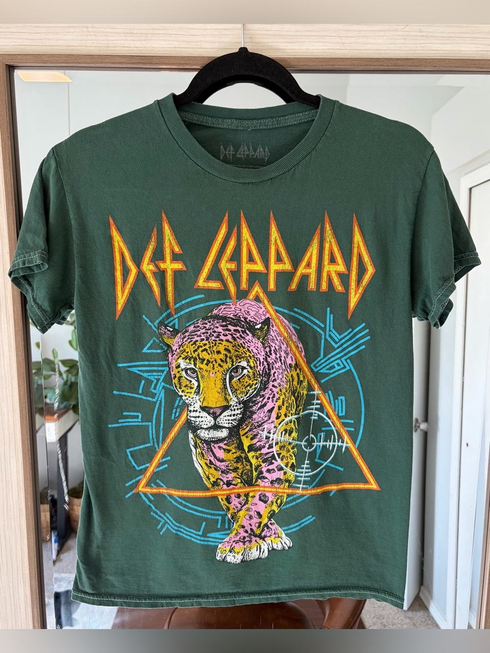 Def Leppard Hysteria Tour Green T-Shirt Women's Size Small Rock Music band tee